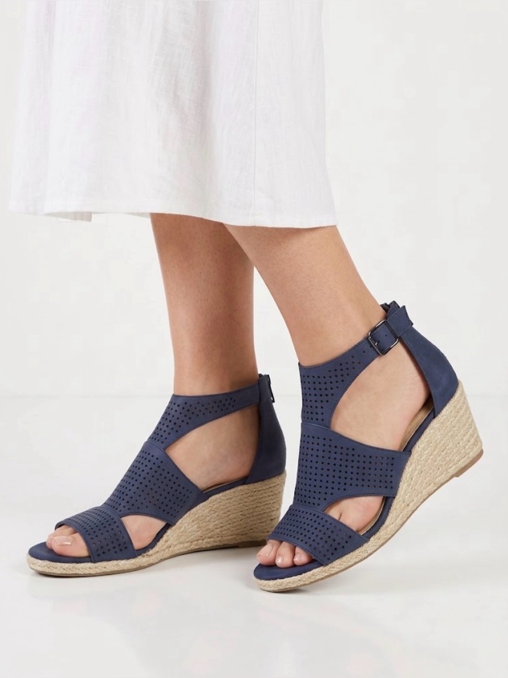 Navy Espadrille Wedge Women’s Sandals Easy Street Tova Size 10 W